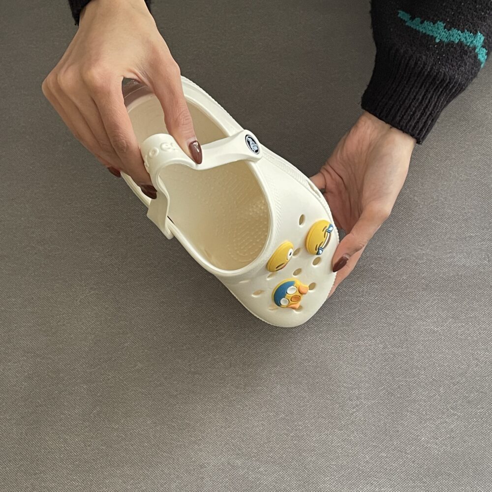 دمپایی زنانه رکابدار  کراکس کلاسیک ایموجی - رنگ شیری - Image 4